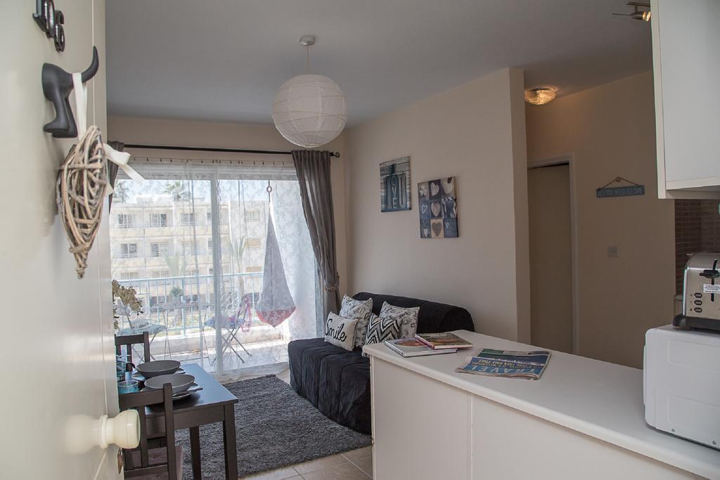 Paphos Love Hut Apartment Exterior photo